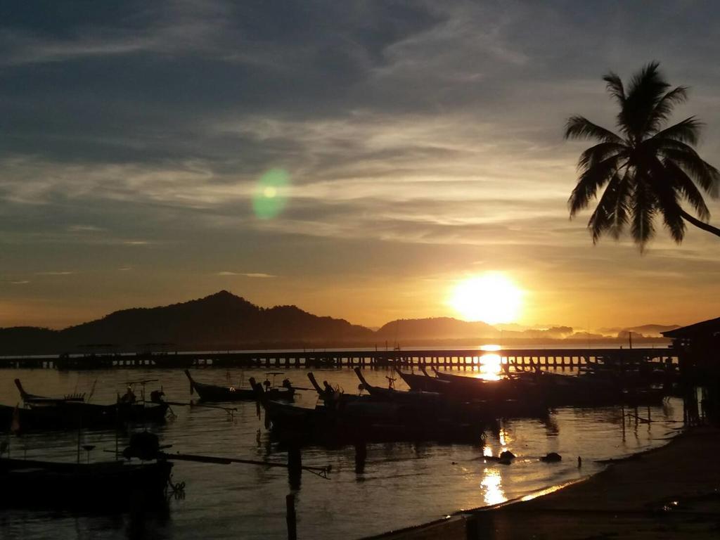 Seaside Home Ko Mook Bagian luar foto