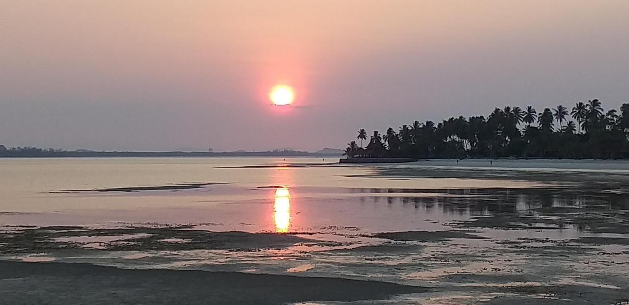 Seaside Home Ko Mook Bagian luar foto